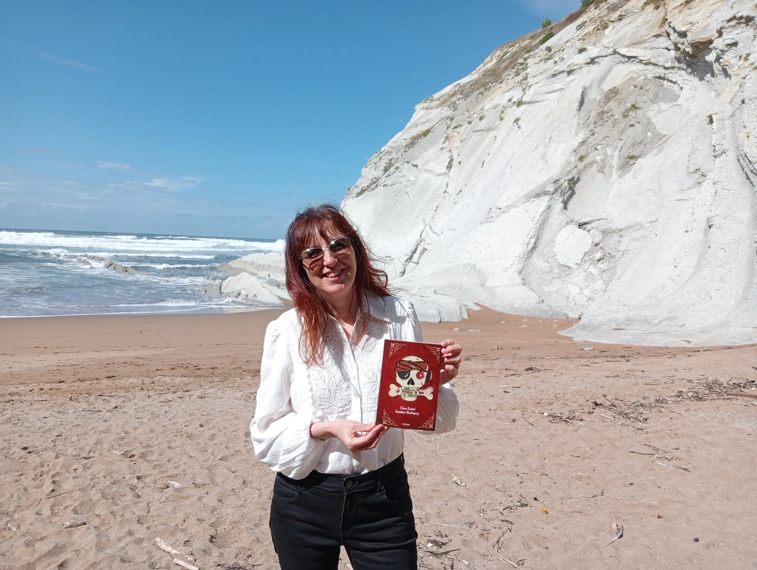 Clara Isabel Landeta Rodríguez presenta Mi pirata y yo: una historia de amor contada como leyenda